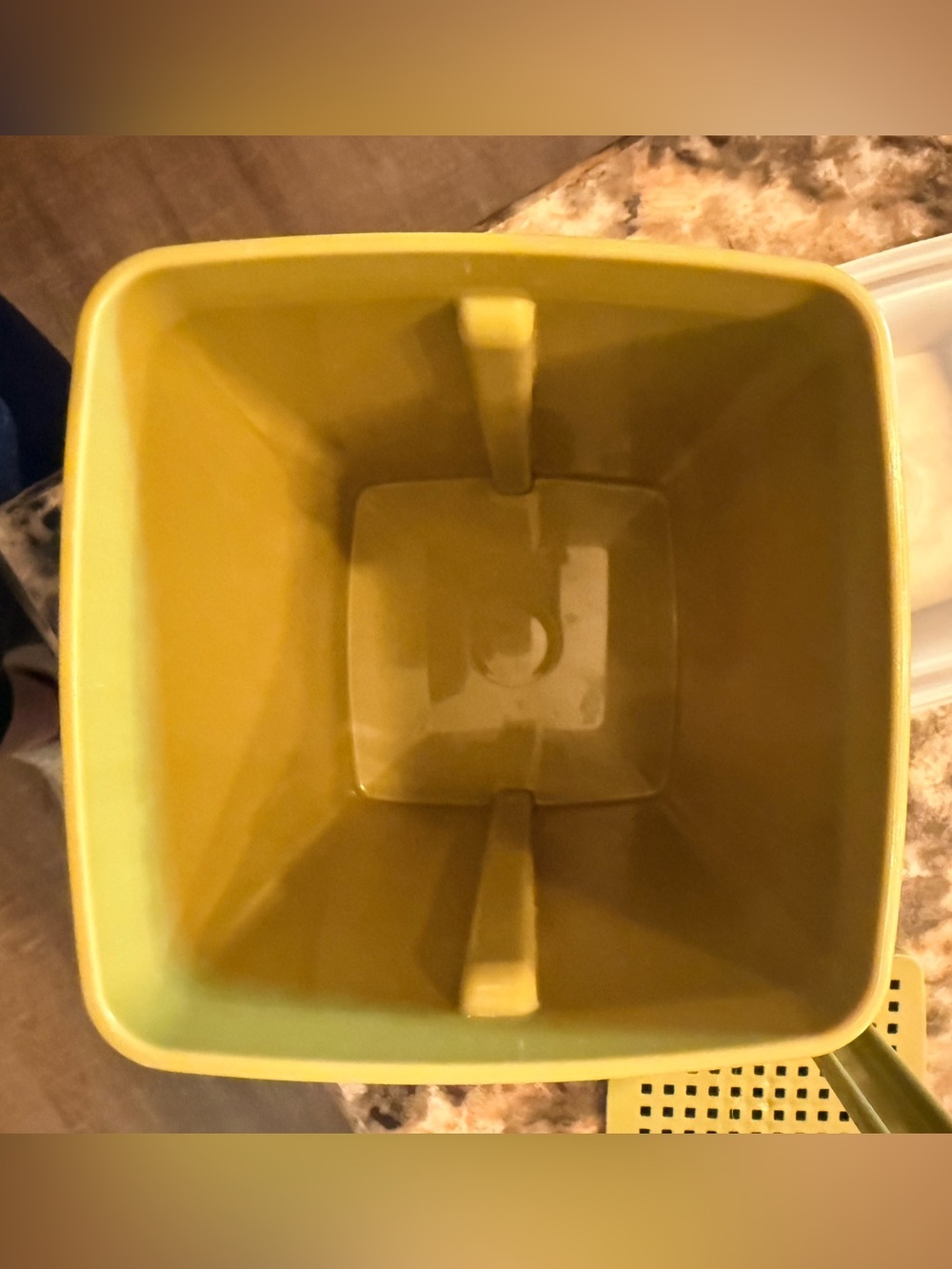 Tupperware Pickle Container - Picture 4 of 6